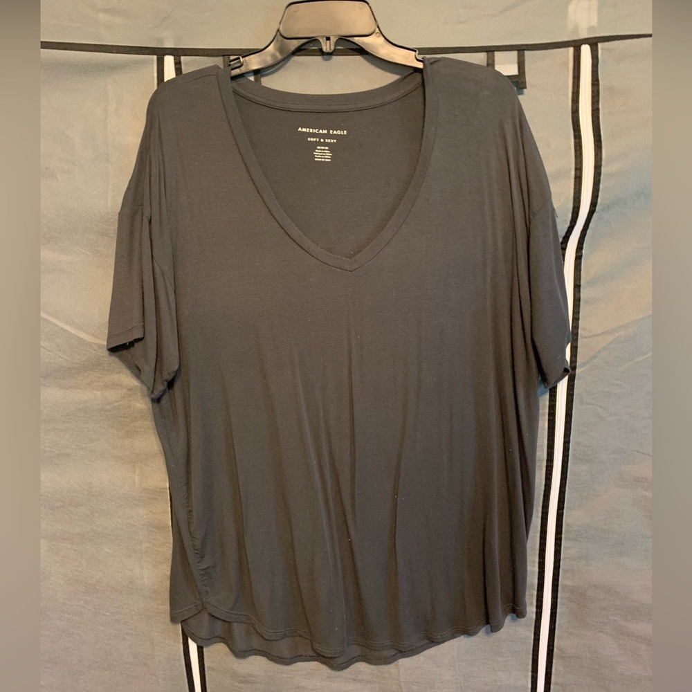 Woman’s Medium American Eagle Soft and Sexy Tee